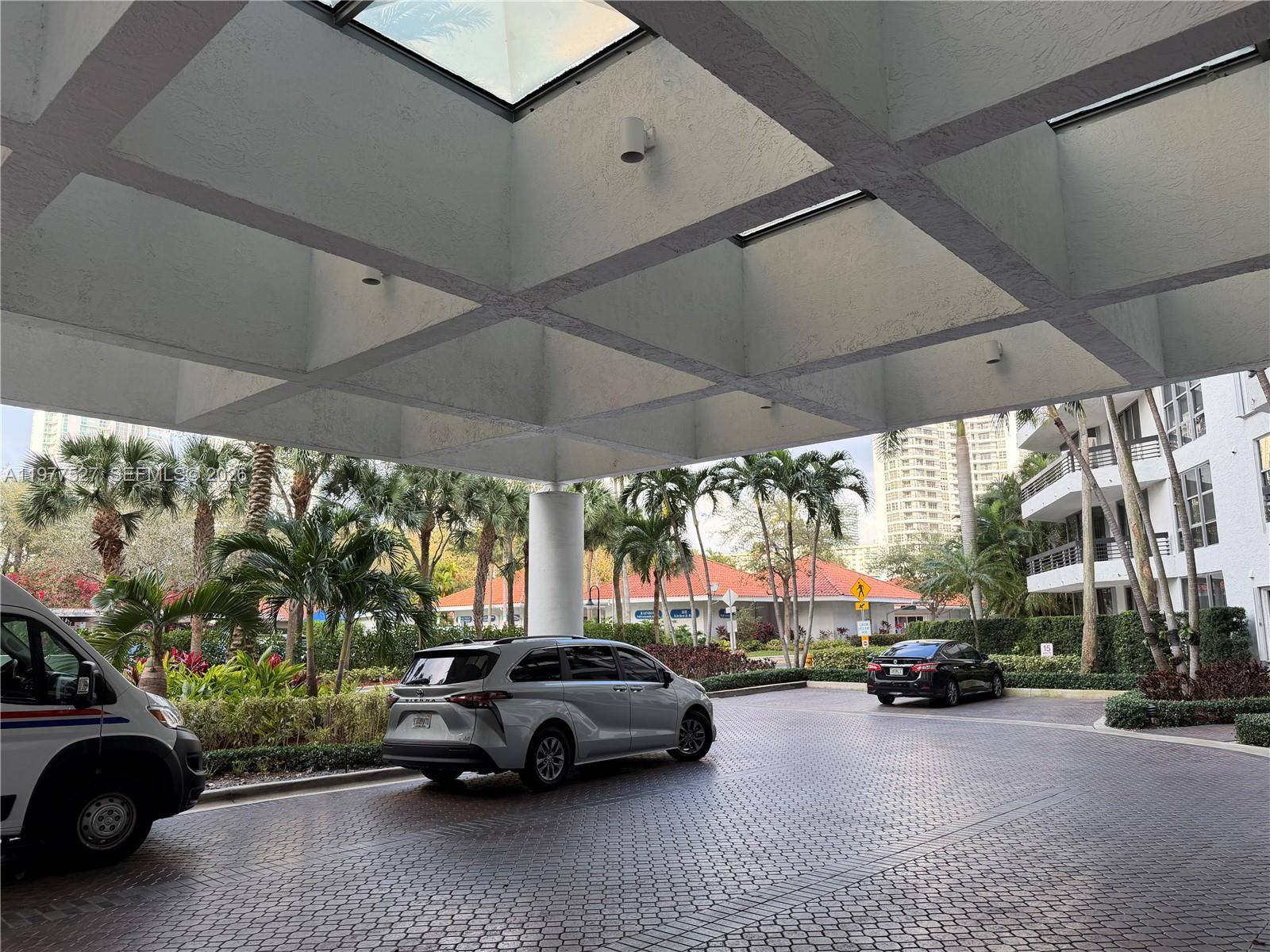 3600 Mystic Pointe Dr #615 Aventura, FL 33180