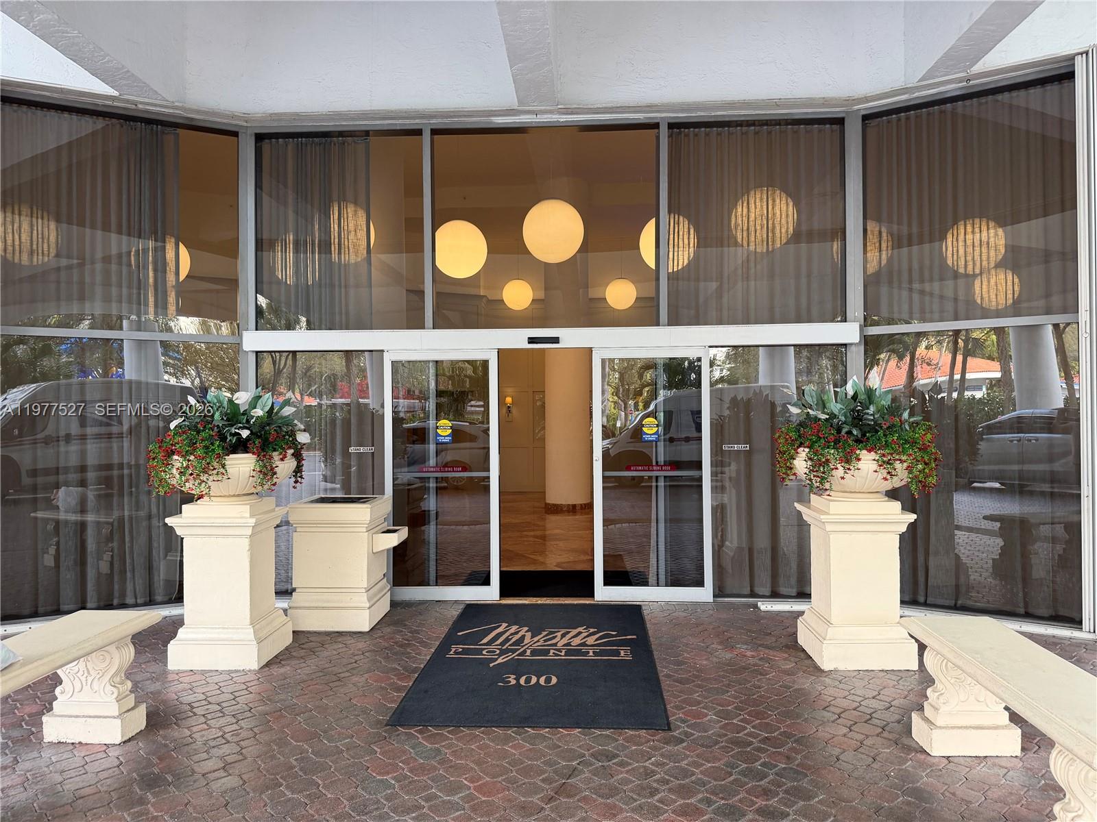 3600 Mystic Pointe Dr #615 Aventura, FL 33180