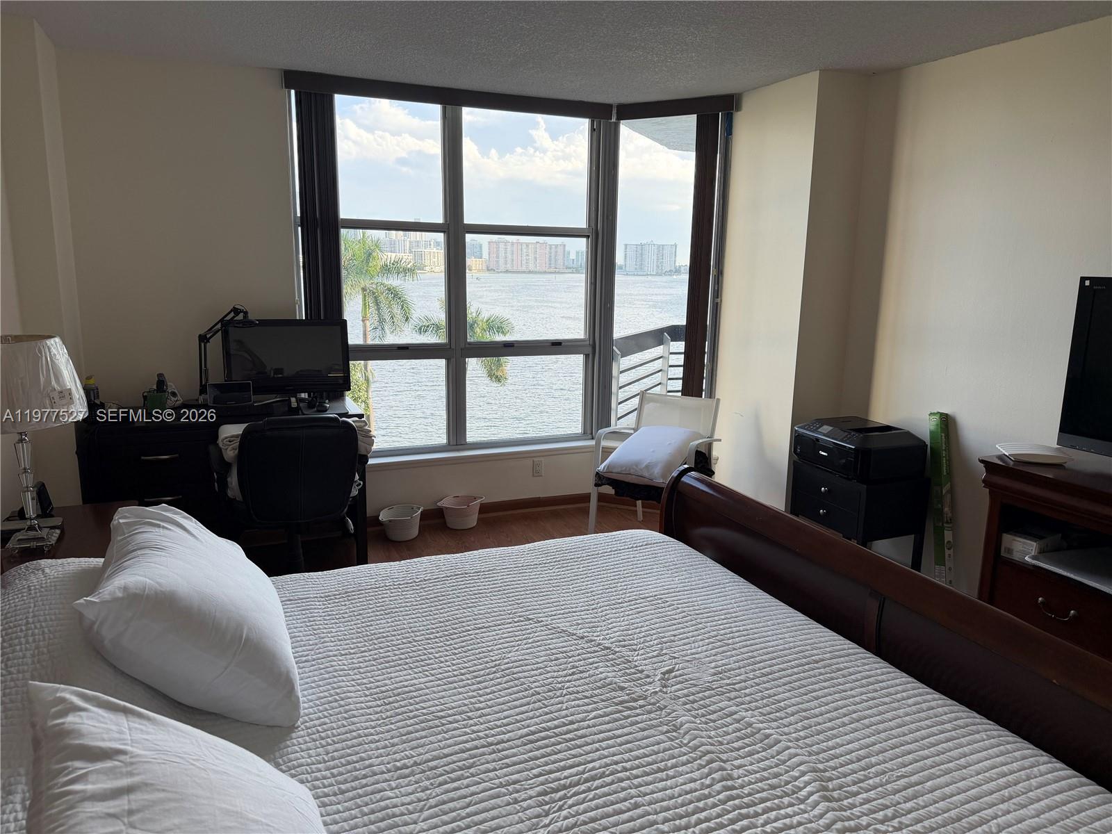 3600 Mystic Pointe Dr #615 Aventura, FL 33180