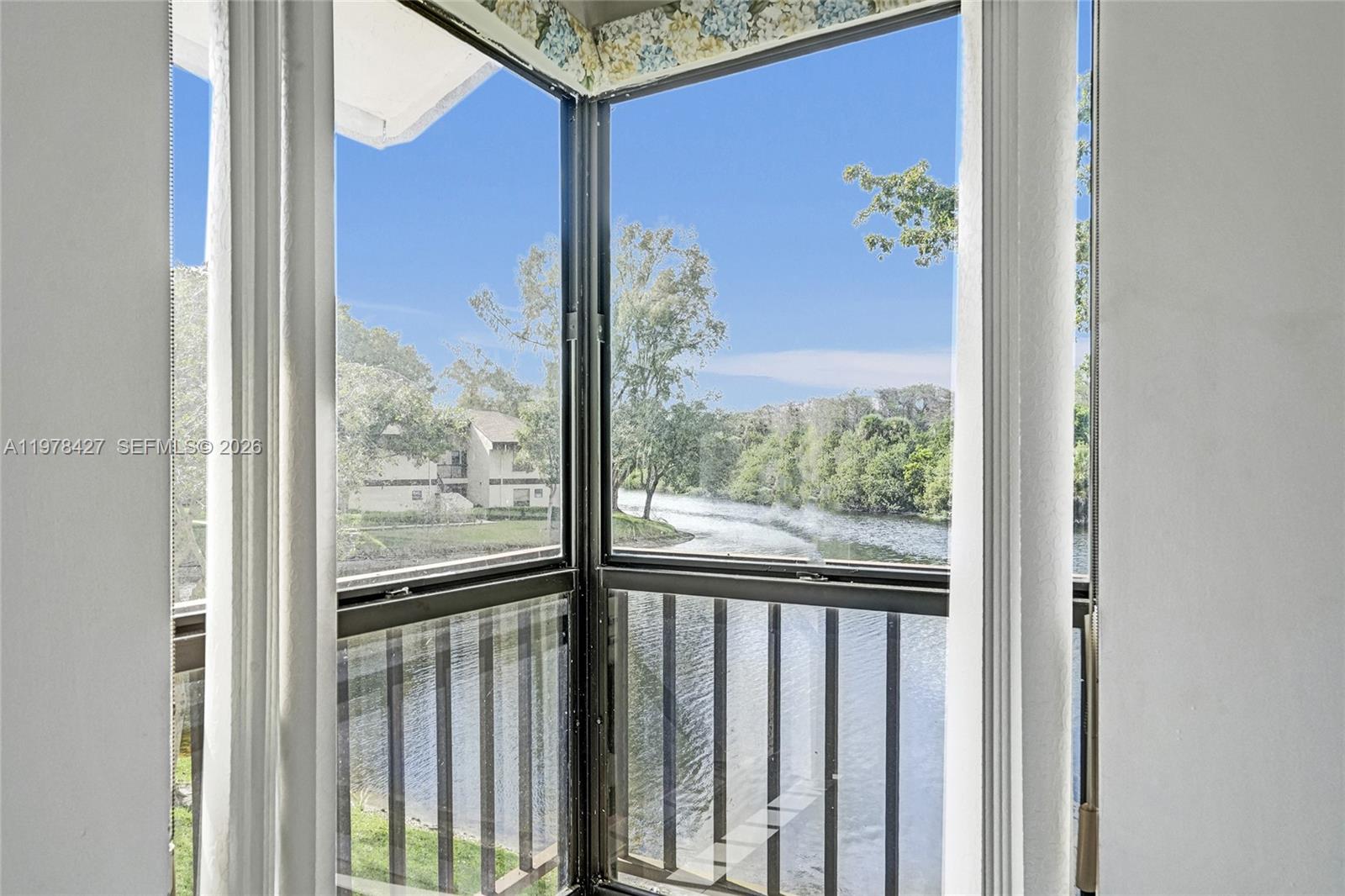 2541 N Carambola Cir N #1832 Coconut Creek, FL 33066