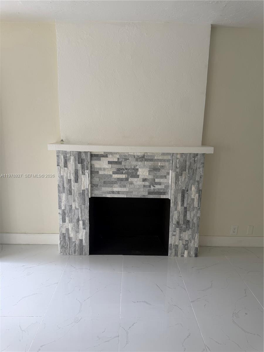 911 NW 45th St Miami, FL 33127