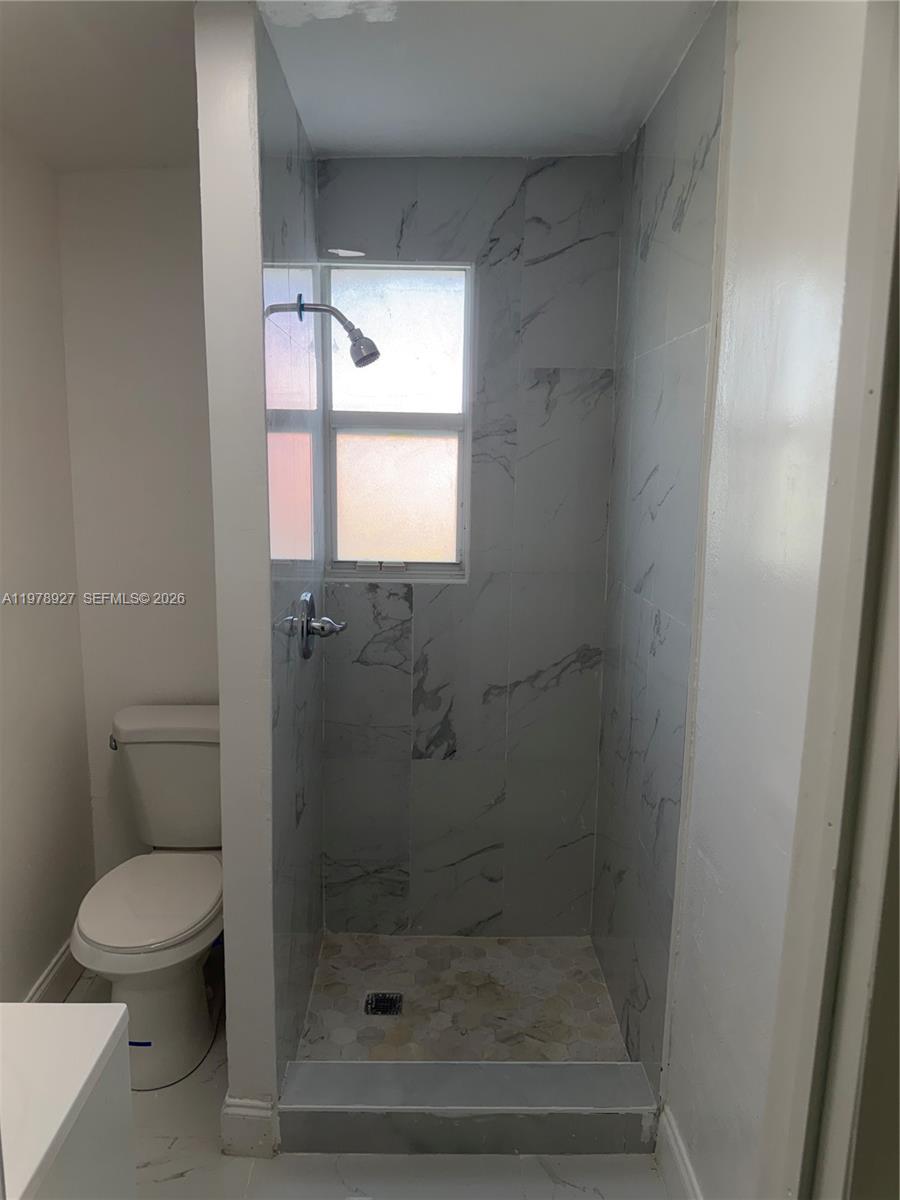 911 NW 45th St Miami, FL 33127