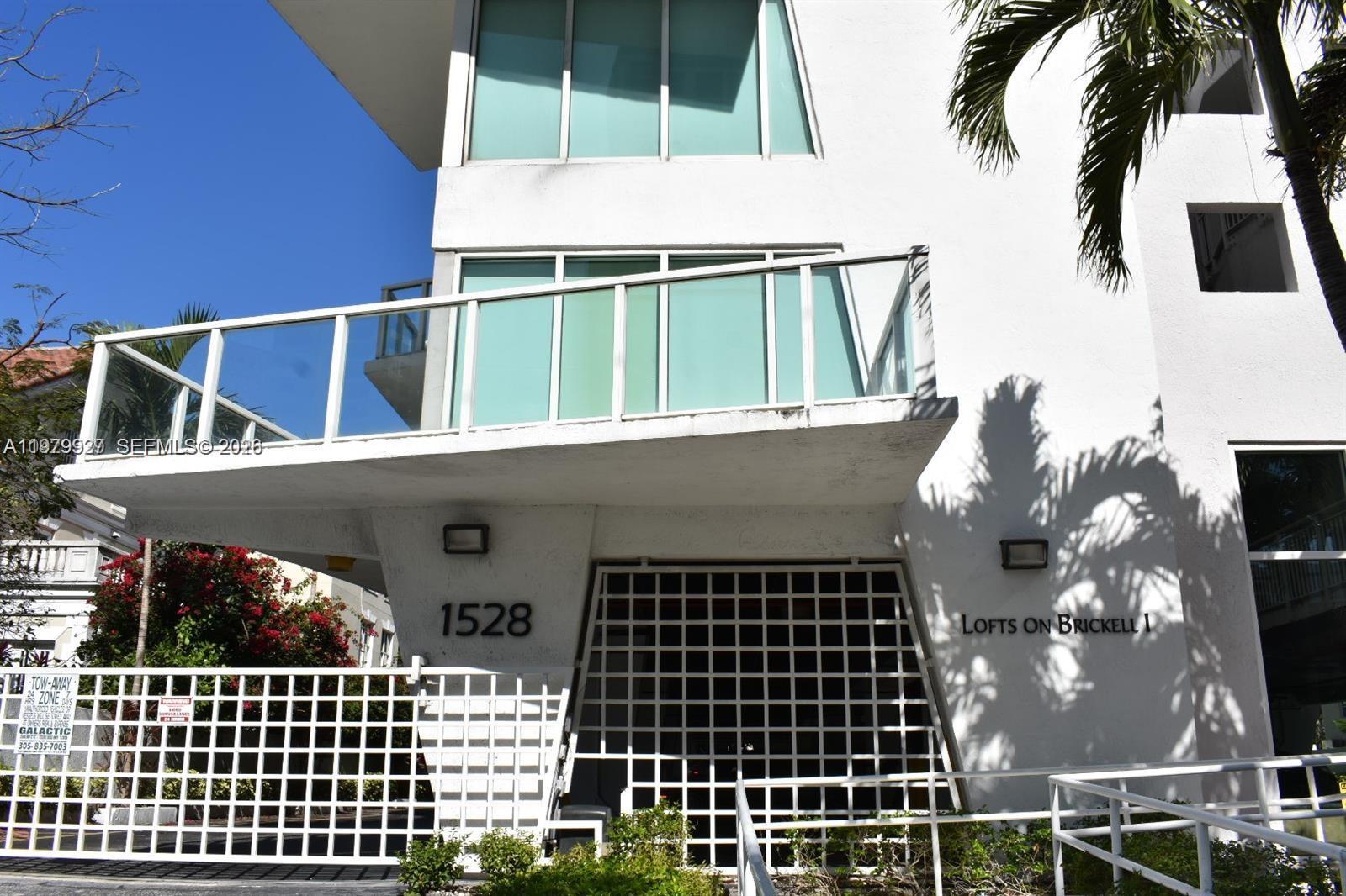 1528 Brickell Ave #101