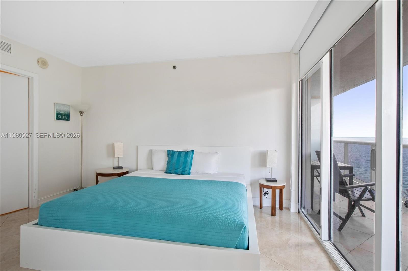 image Beach Club 213