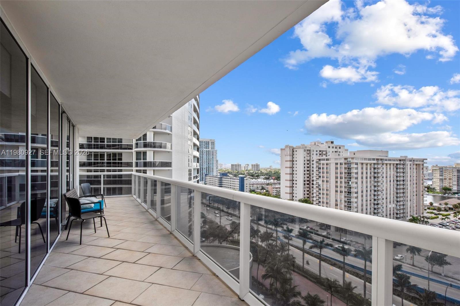 image Beach Club 219