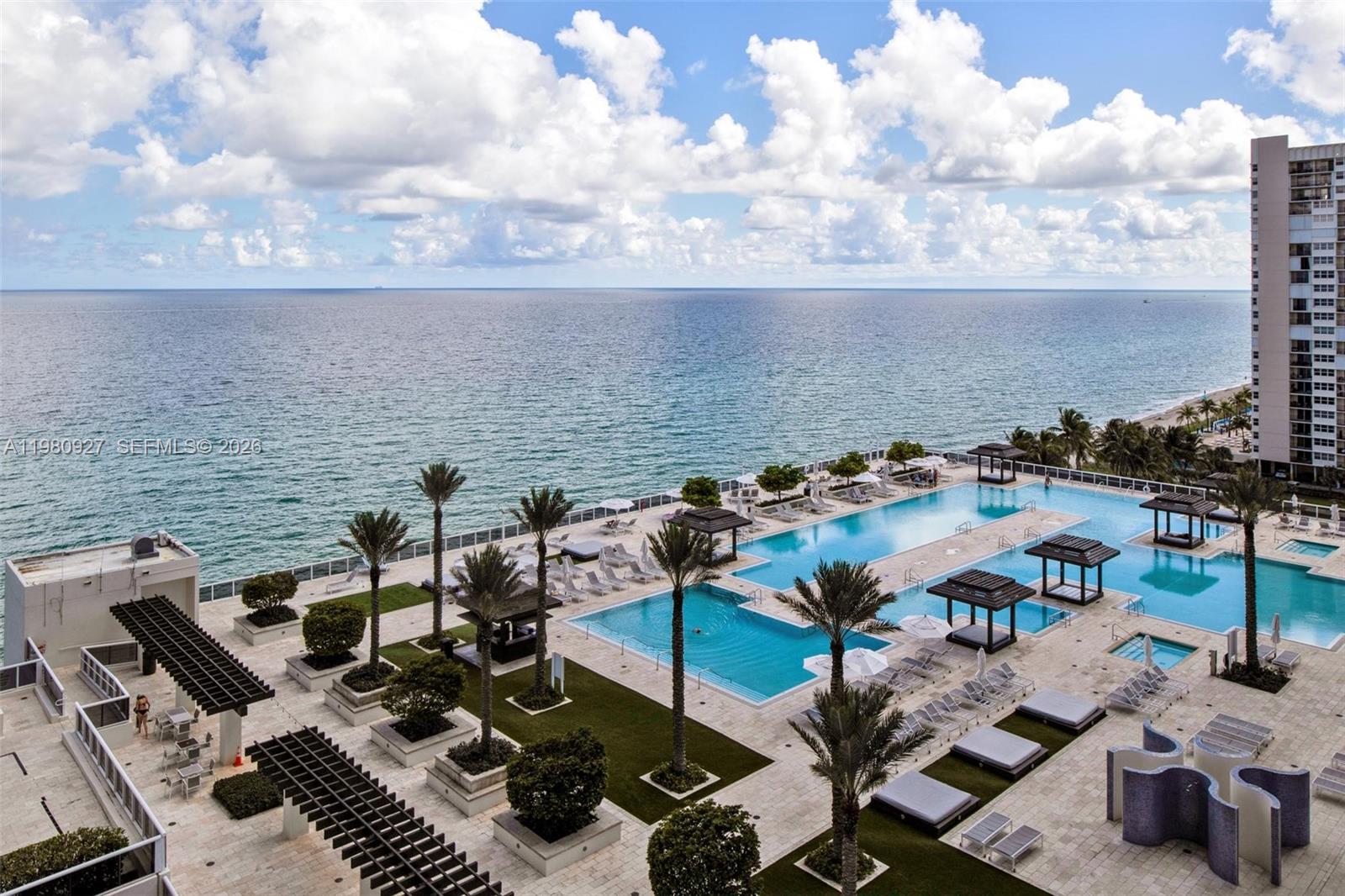 image Beach Club 220