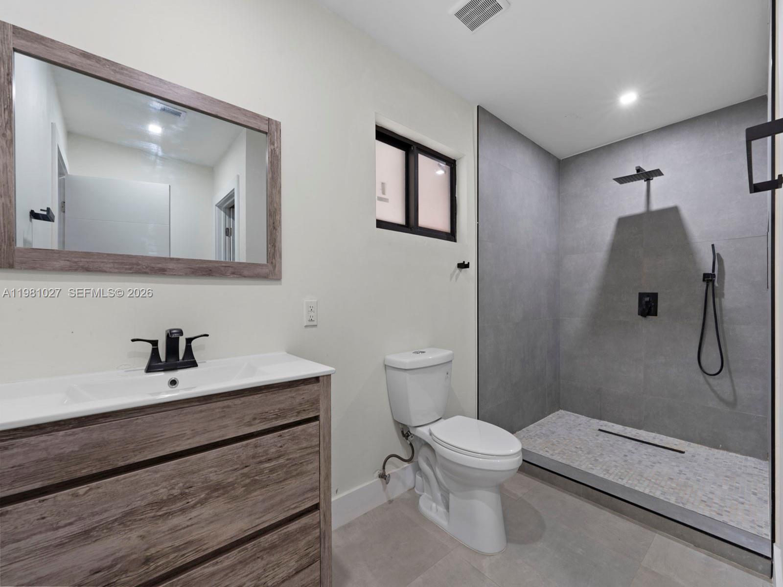 252 E 36th St Hialeah, FL 33013