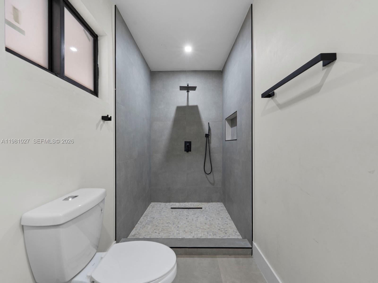 252 E 36th St Hialeah, FL 33013