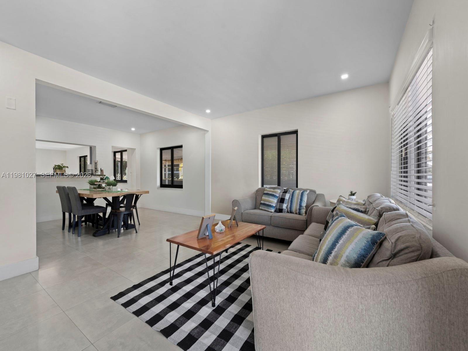 252 E 36th St Hialeah, FL 33013