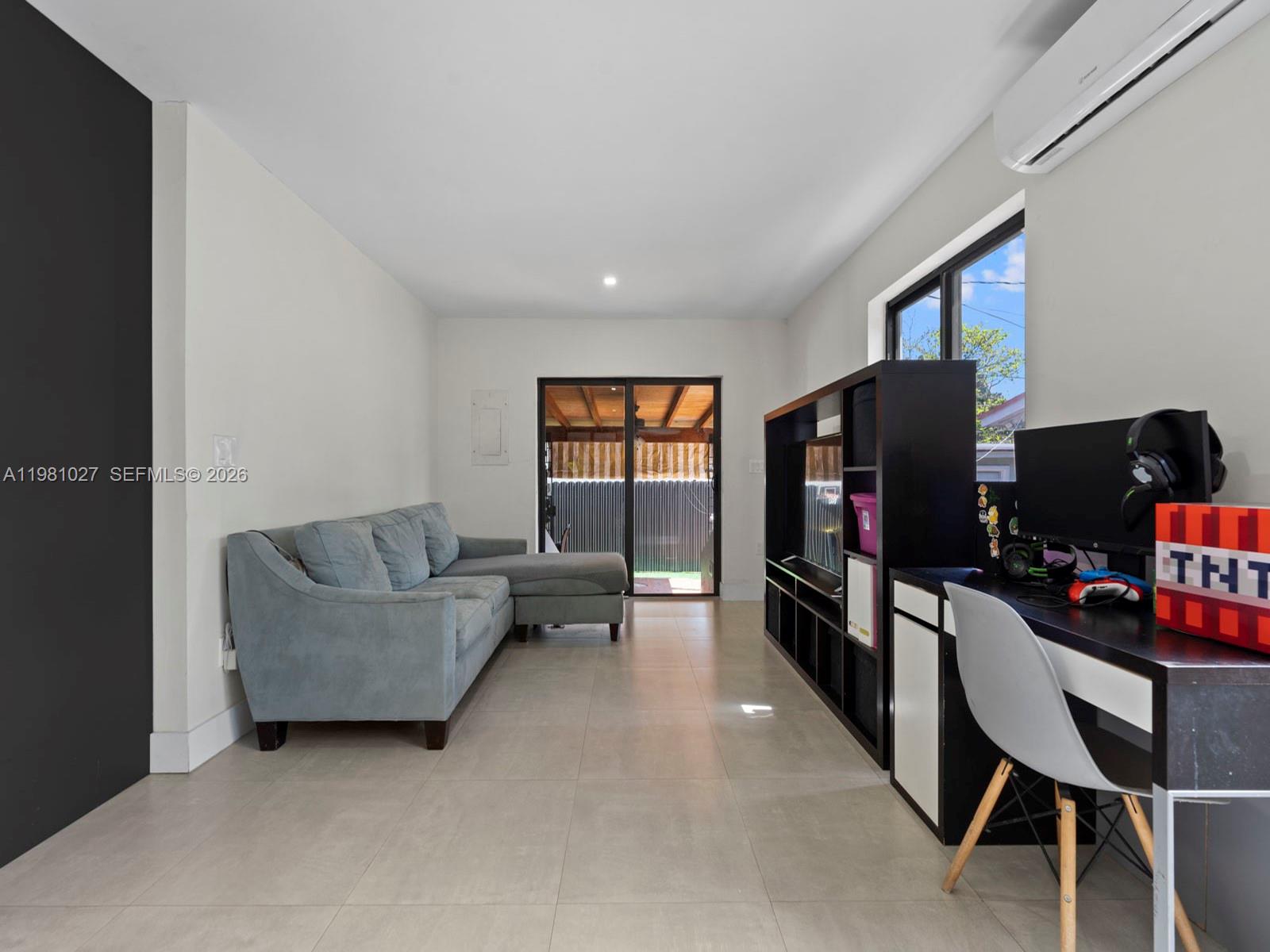 252 E 36th St Hialeah, FL 33013