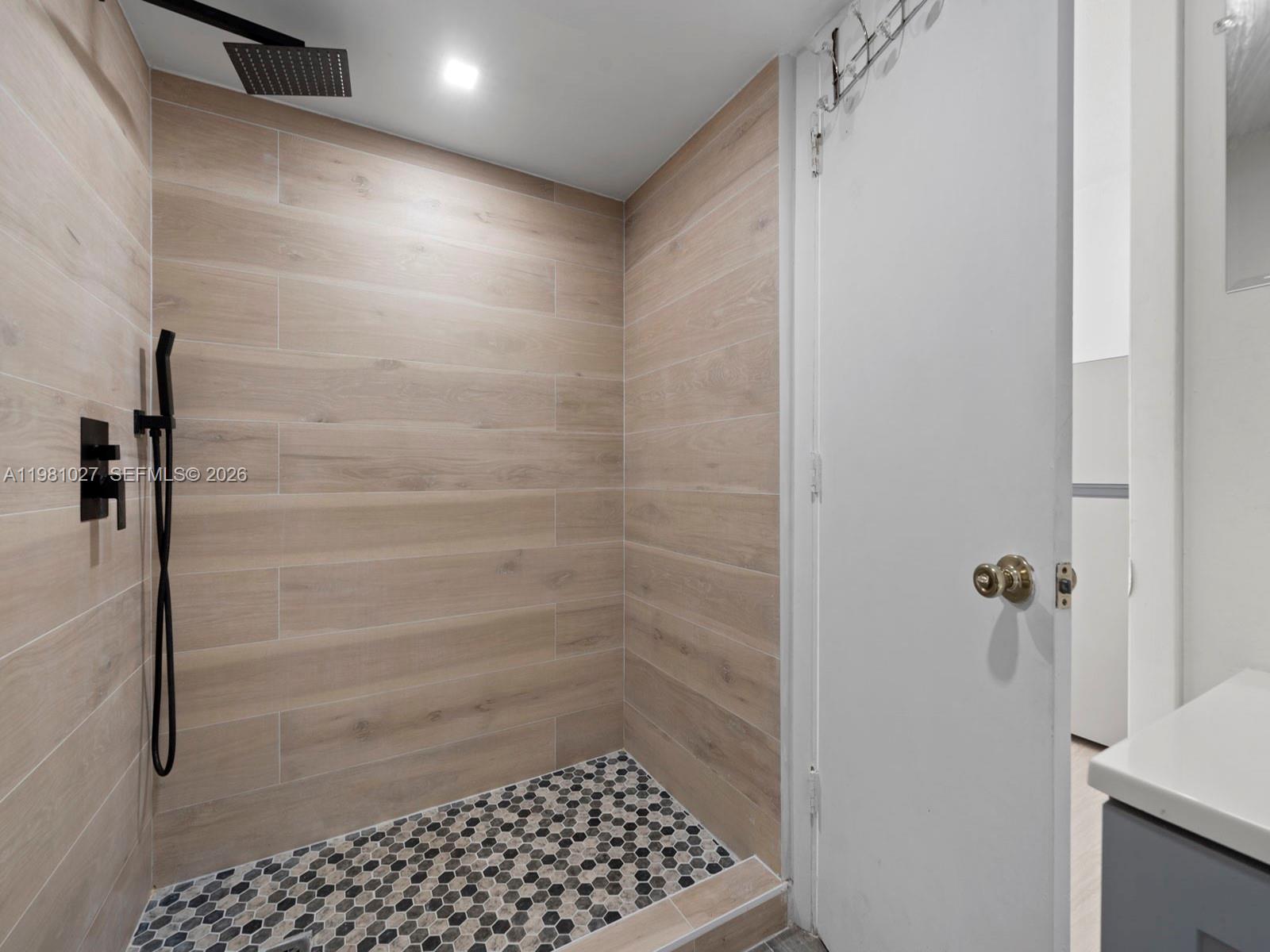 252 E 36th St Hialeah, FL 33013