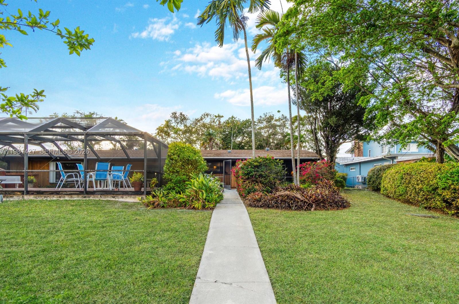 4725 SW 89th Ave Miami, FL 33165