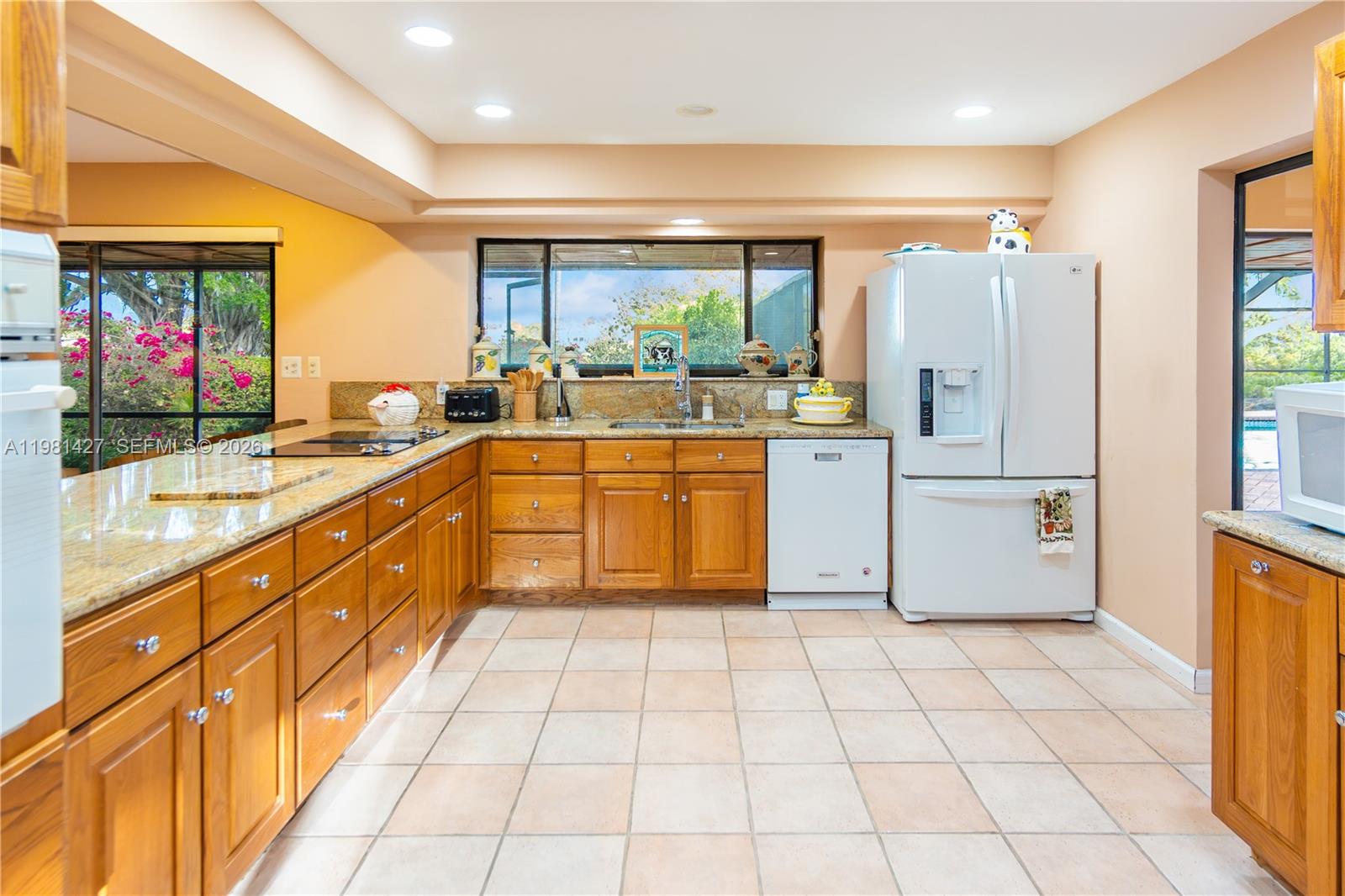 4725 SW 89th Ave Miami, FL 33165