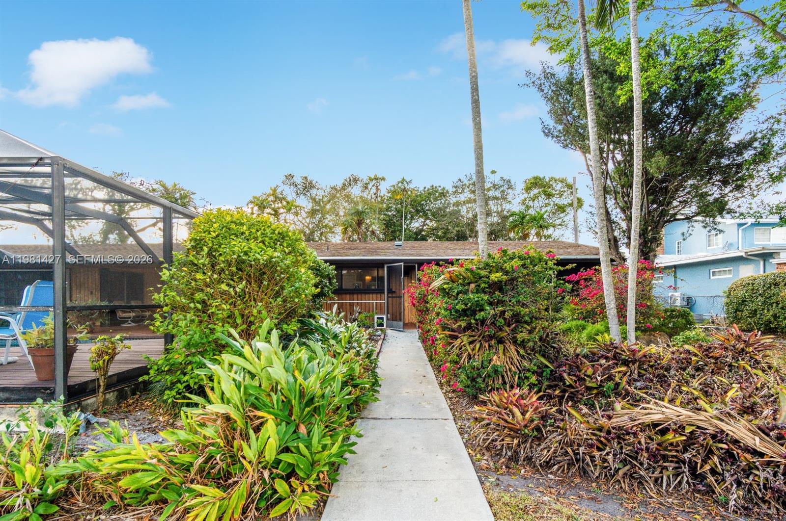 4725 SW 89th Ave Miami, FL 33165