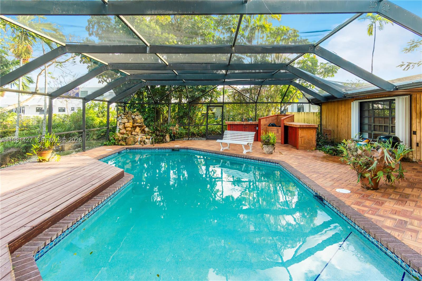 4725 SW 89th Ave Miami, FL 33165