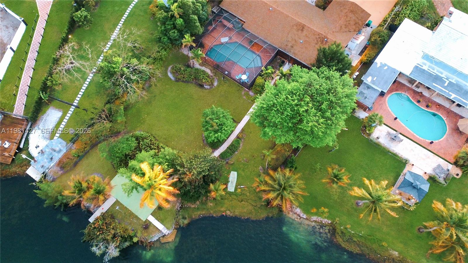 4725 SW 89th Ave Miami, FL 33165