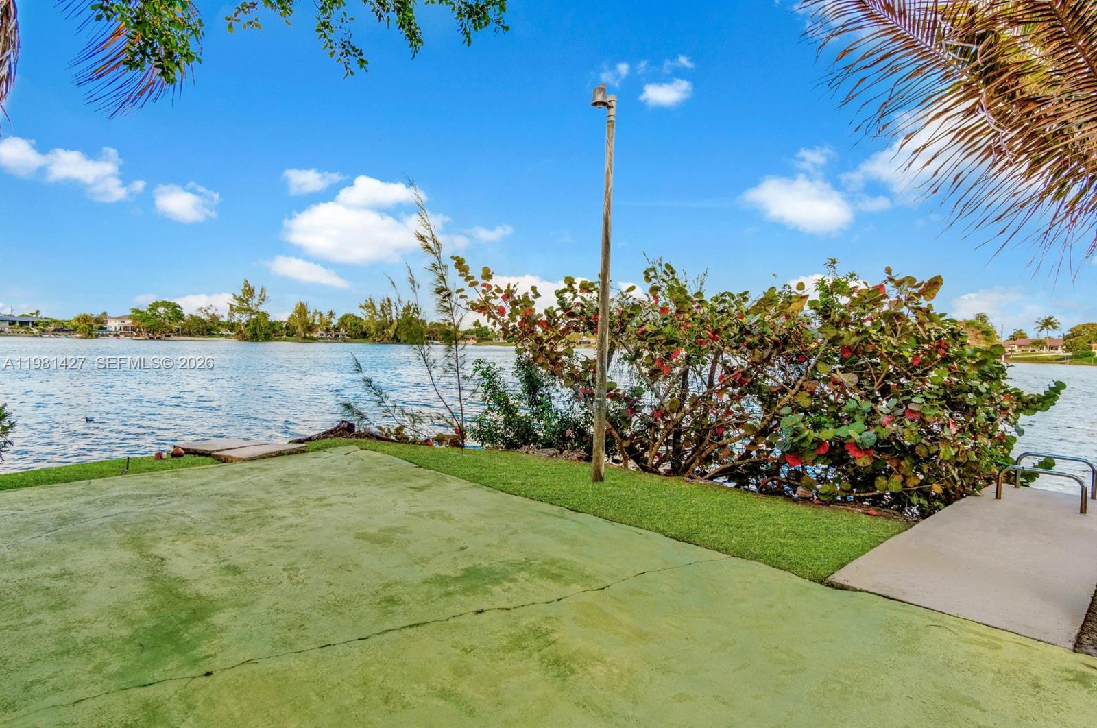 4725 SW 89th Ave Miami, FL 33165