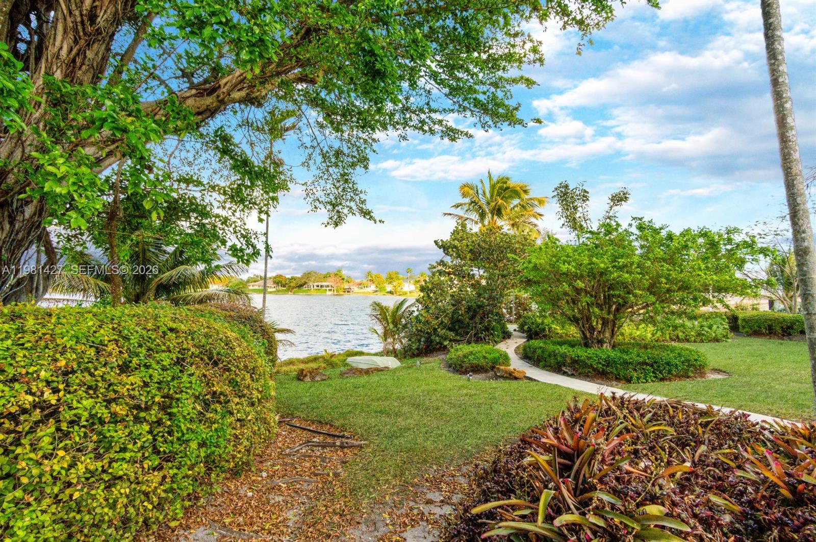 4725 SW 89th Ave Miami, FL 33165