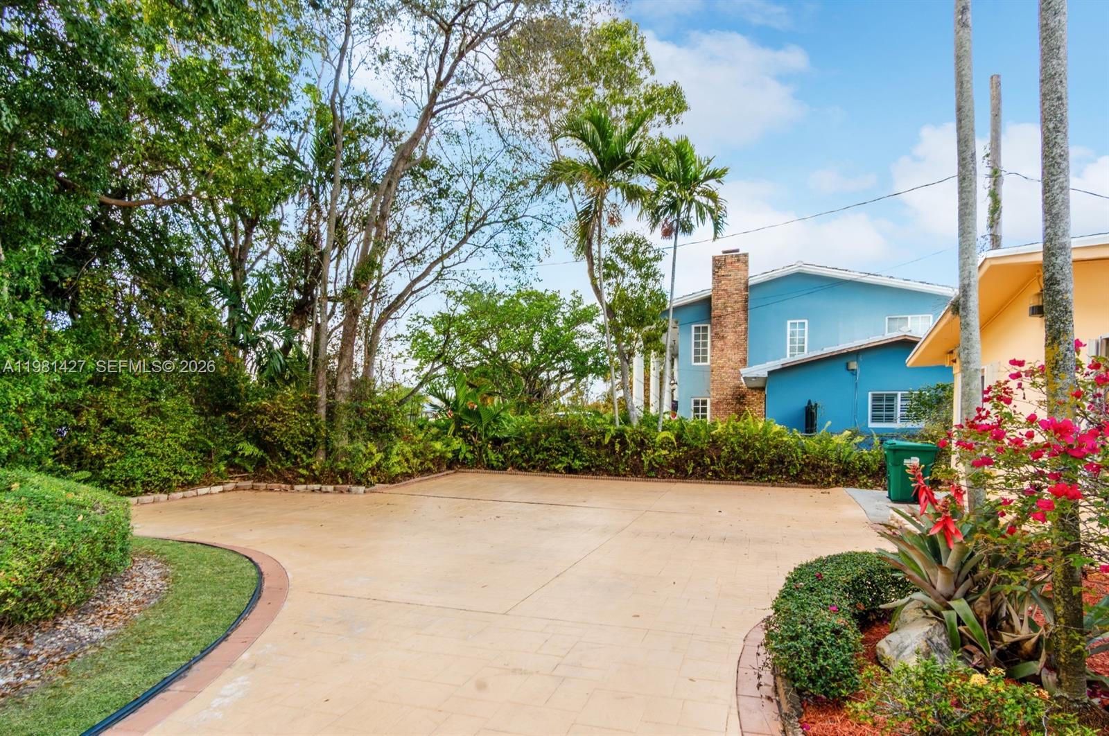 4725 SW 89th Ave Miami, FL 33165