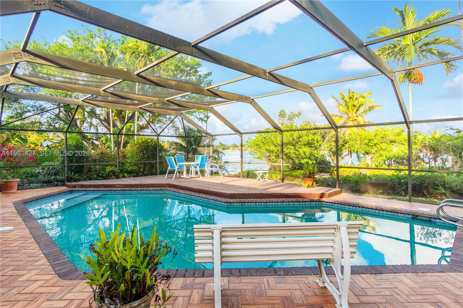 4725 SW 89th Ave Miami, FL 33165