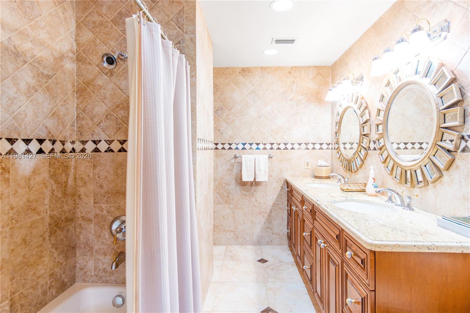 4725 SW 89th Ave Miami, FL 33165