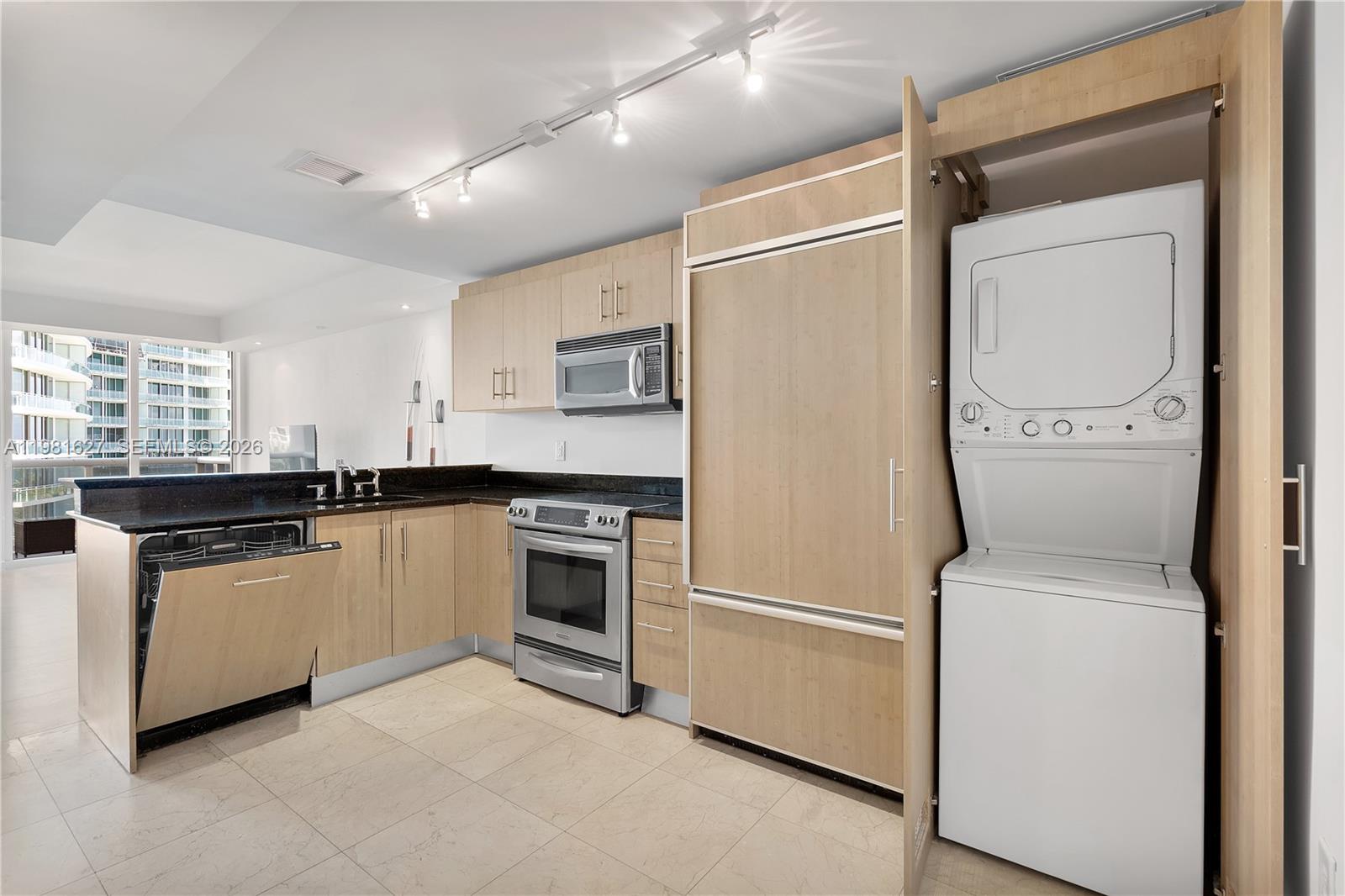 10275 Collins Ave #605 Bal Harbour, FL 33154