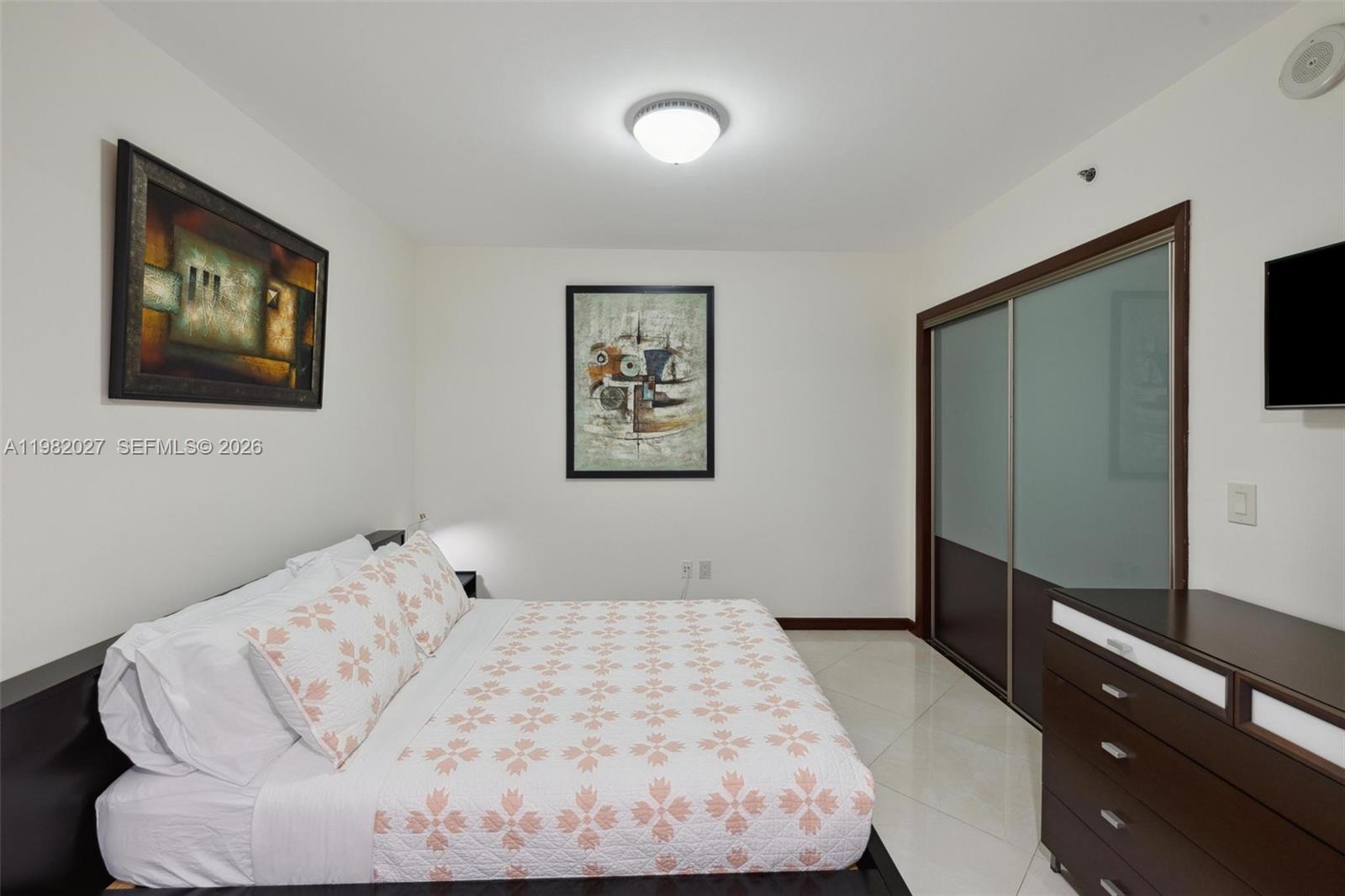 image Beach Club 211