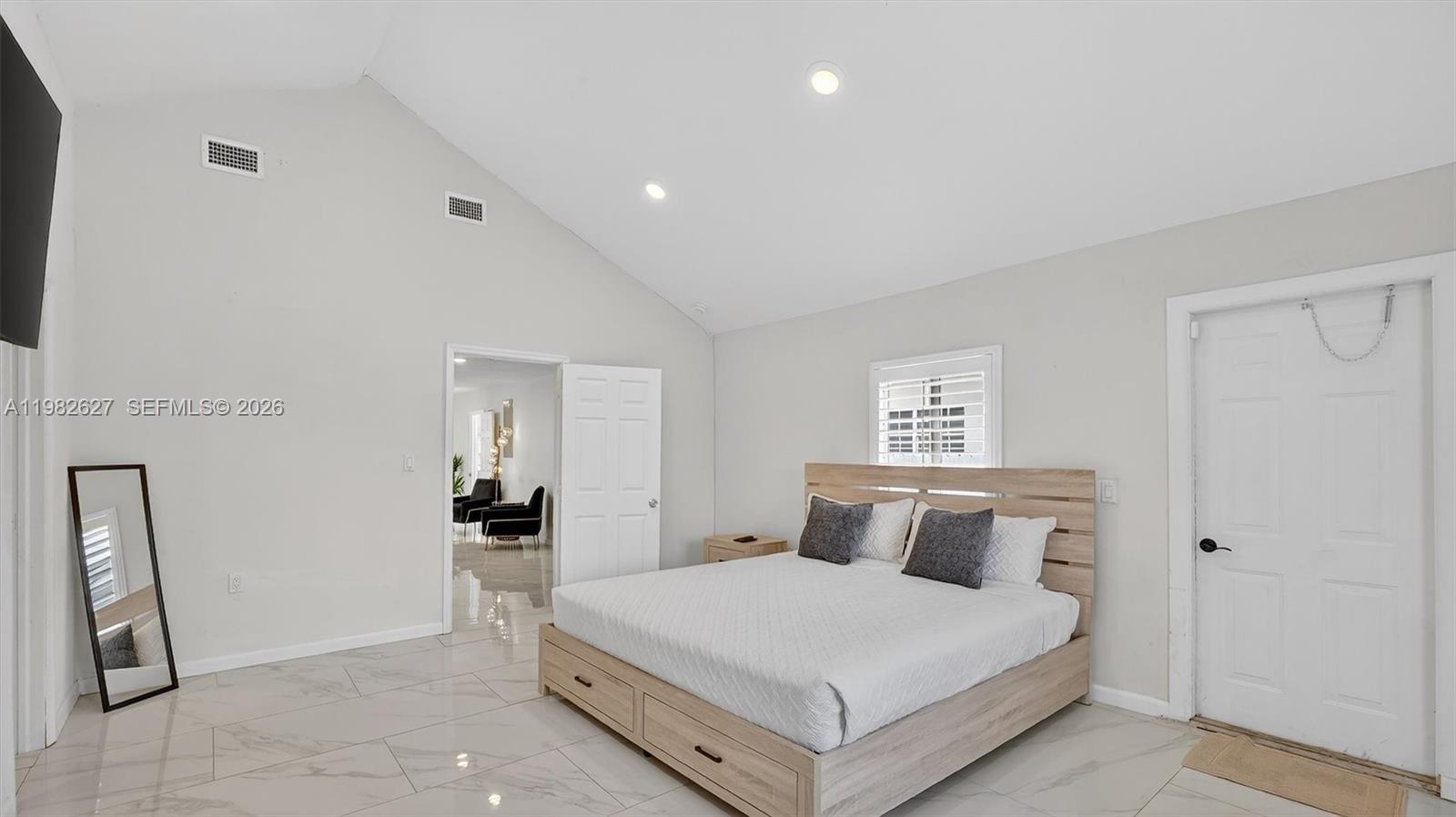 2845 SW 67th Ave Miami, FL 33155