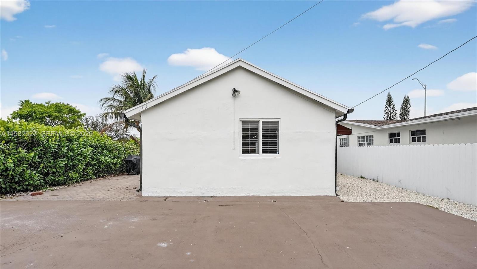 2845 SW 67th Ave Miami, FL 33155