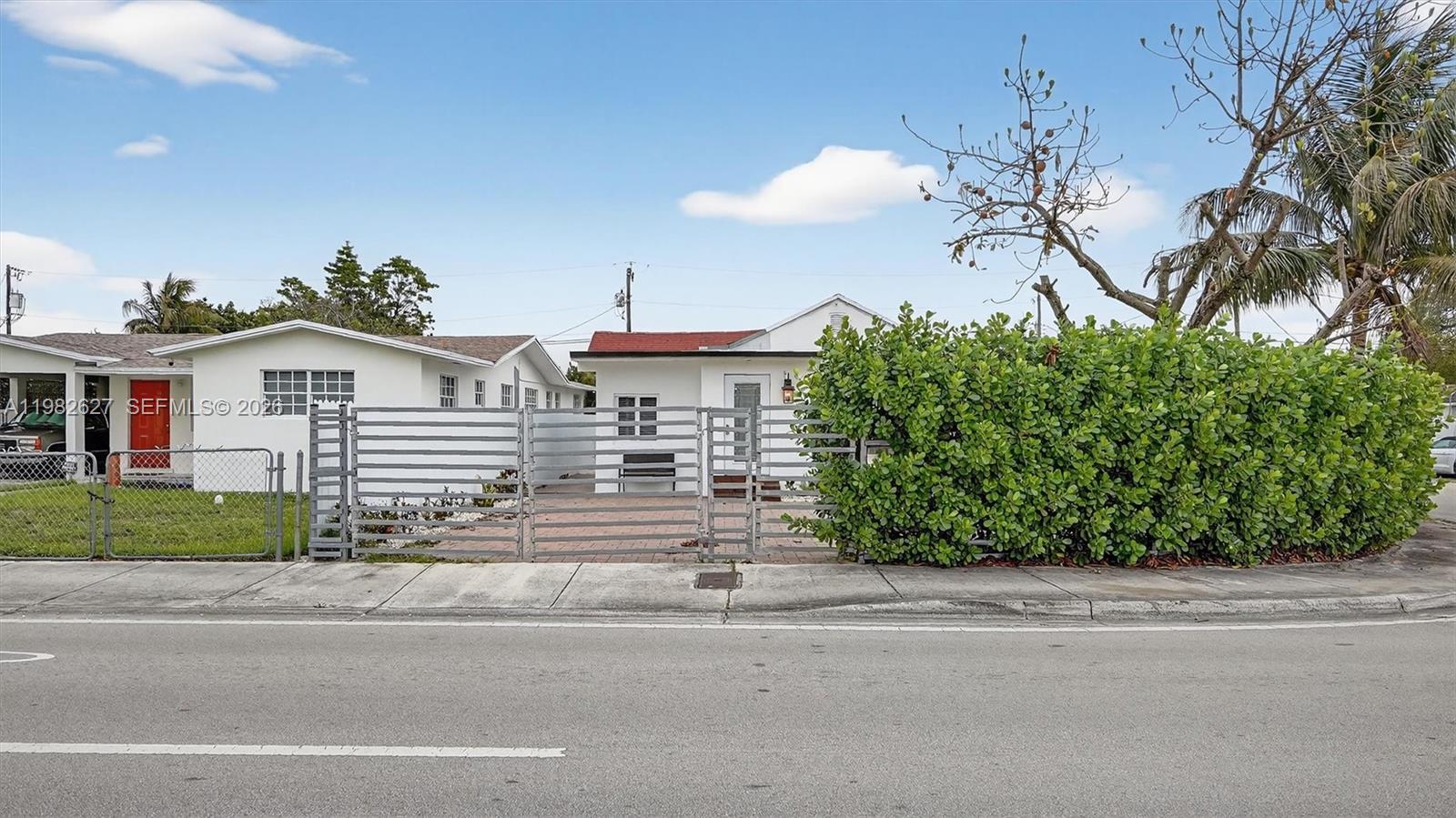 2845 SW 67th Ave Miami, FL 33155