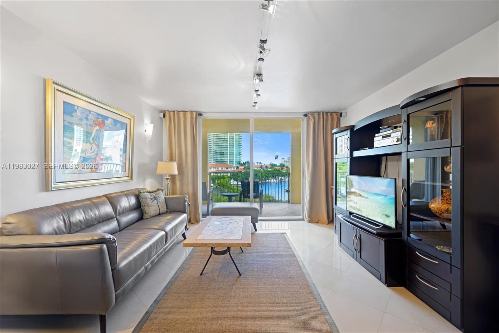 19999 E Country Clb Dr #1406 Aventura, FL 33180