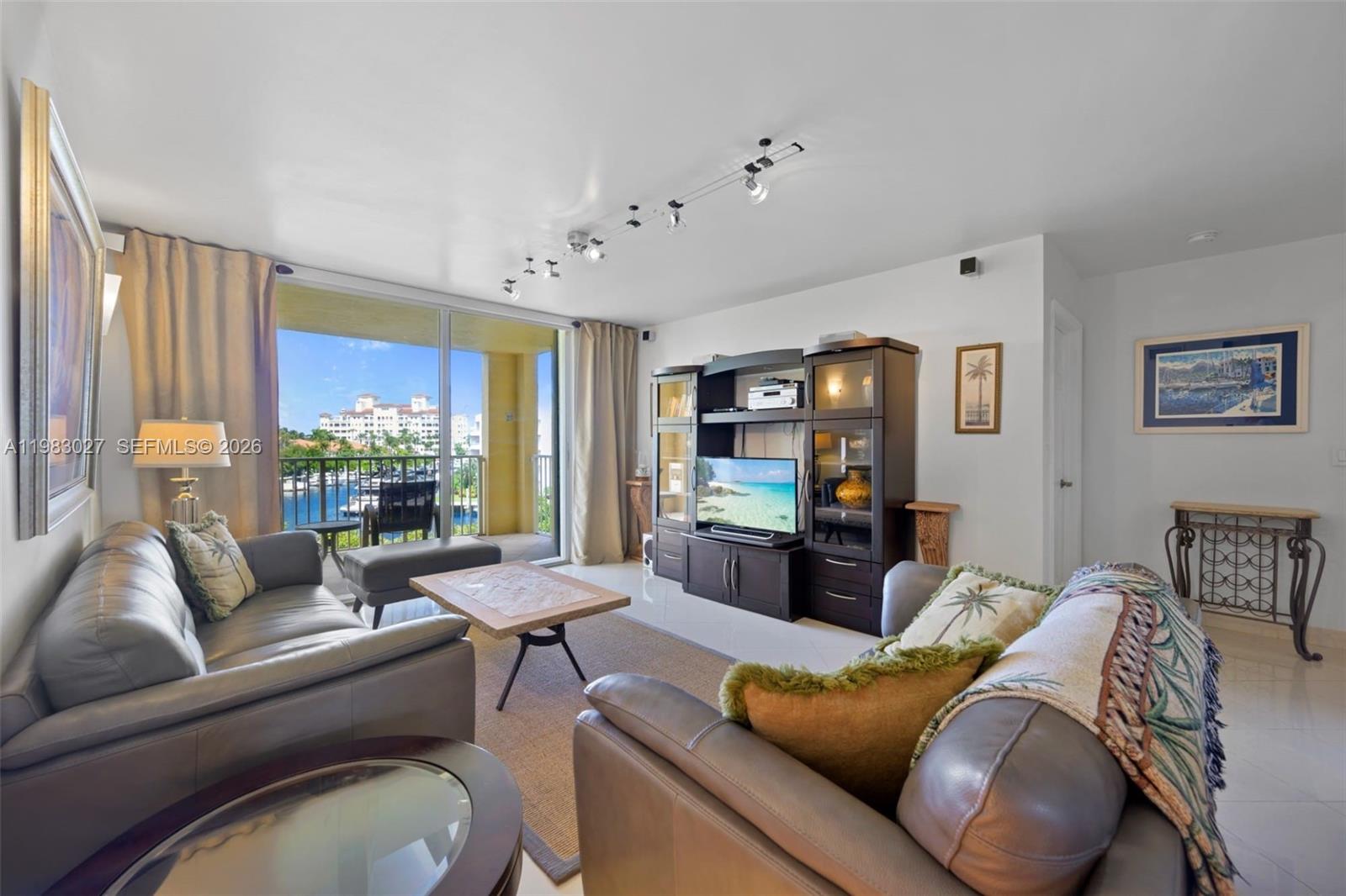 19999 E Country Clb Dr #1406 Aventura, FL 33180