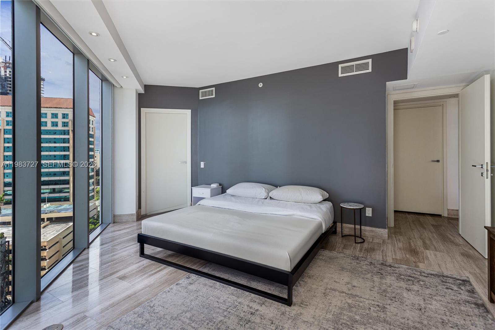 1300 Brickell Bay Dr #1102 Miami, FL 33131