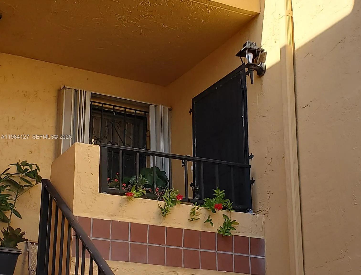 10885 NW 7th St #21-33