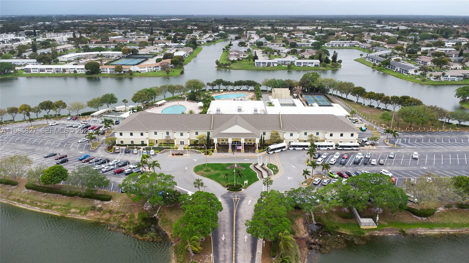 418 Sheffield Q #418 West Palm Beach, FL 33417