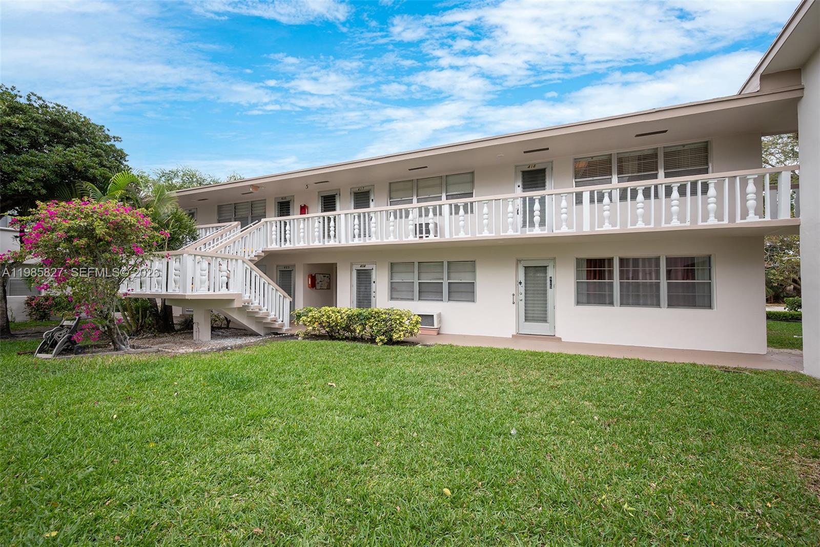 418 Sheffield Q #418 West Palm Beach, FL 33417