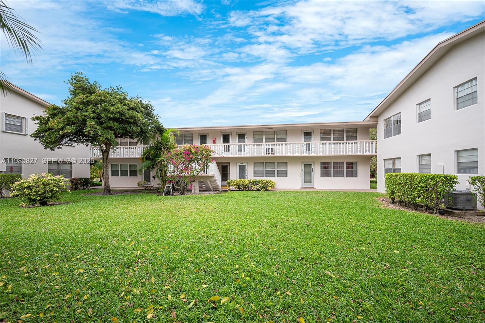 418 Sheffield Q #418 West Palm Beach, FL 33417