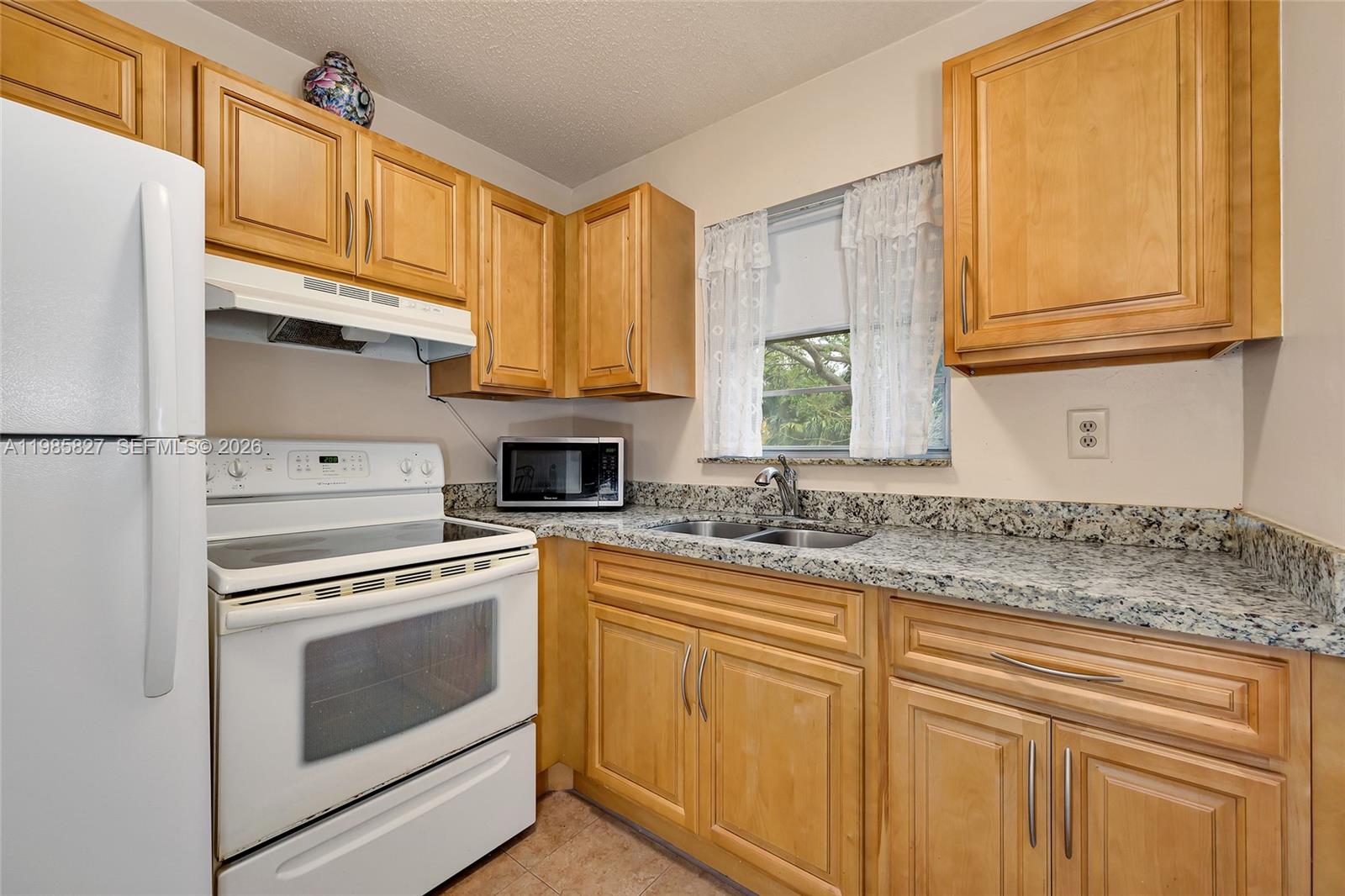 418 Sheffield Q #418 West Palm Beach, FL 33417