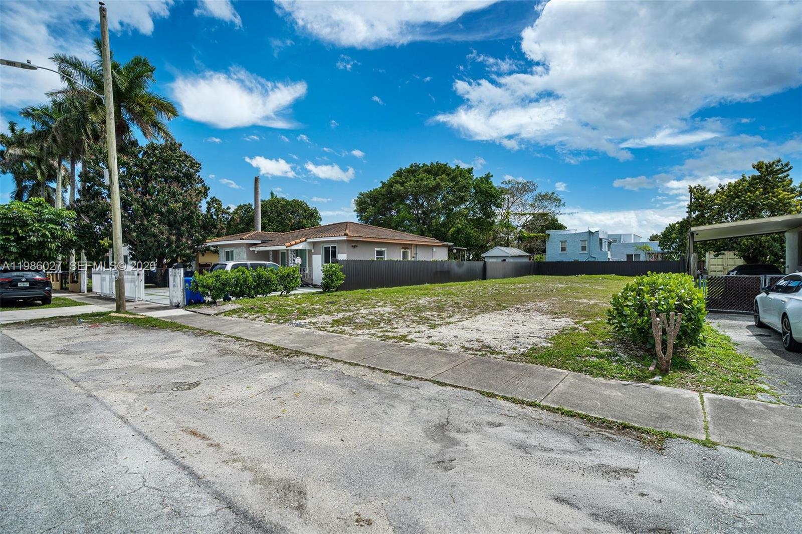 3056 SW 13th St Miami, FL 33145