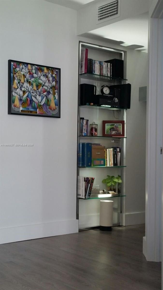 1075 93rd St #206 Bay Harbor Islands, FL 33154