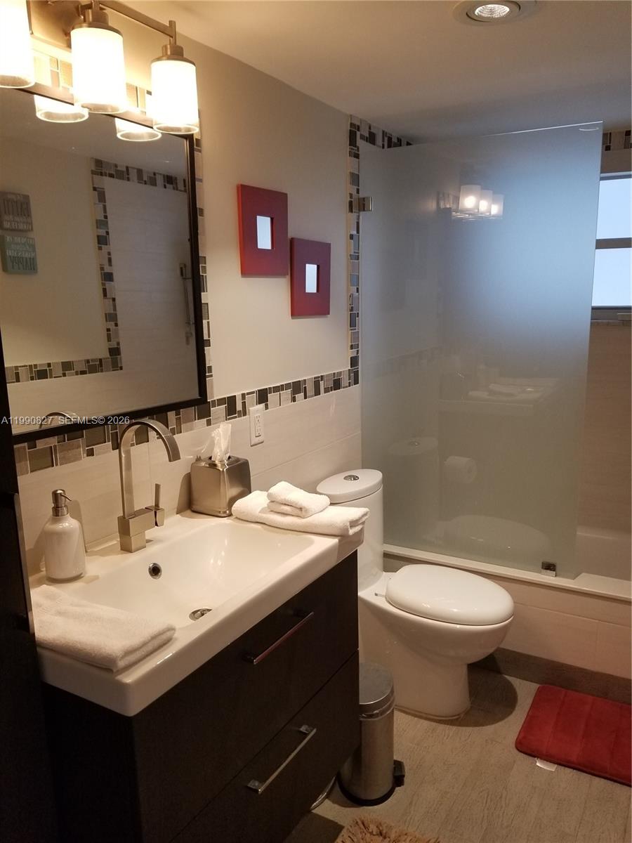 1075 93rd St #206 Bay Harbor Islands, FL 33154