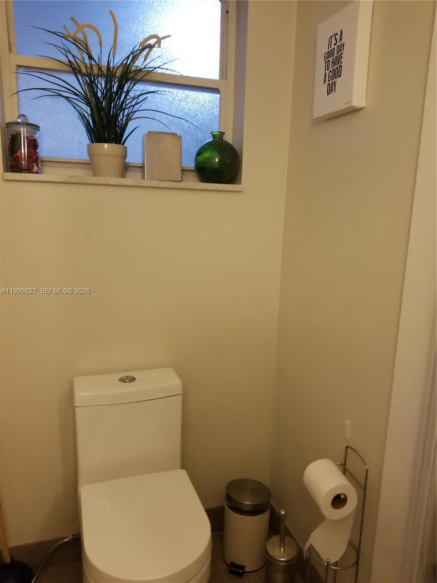 1075 93rd St #206 Bay Harbor Islands, FL 33154