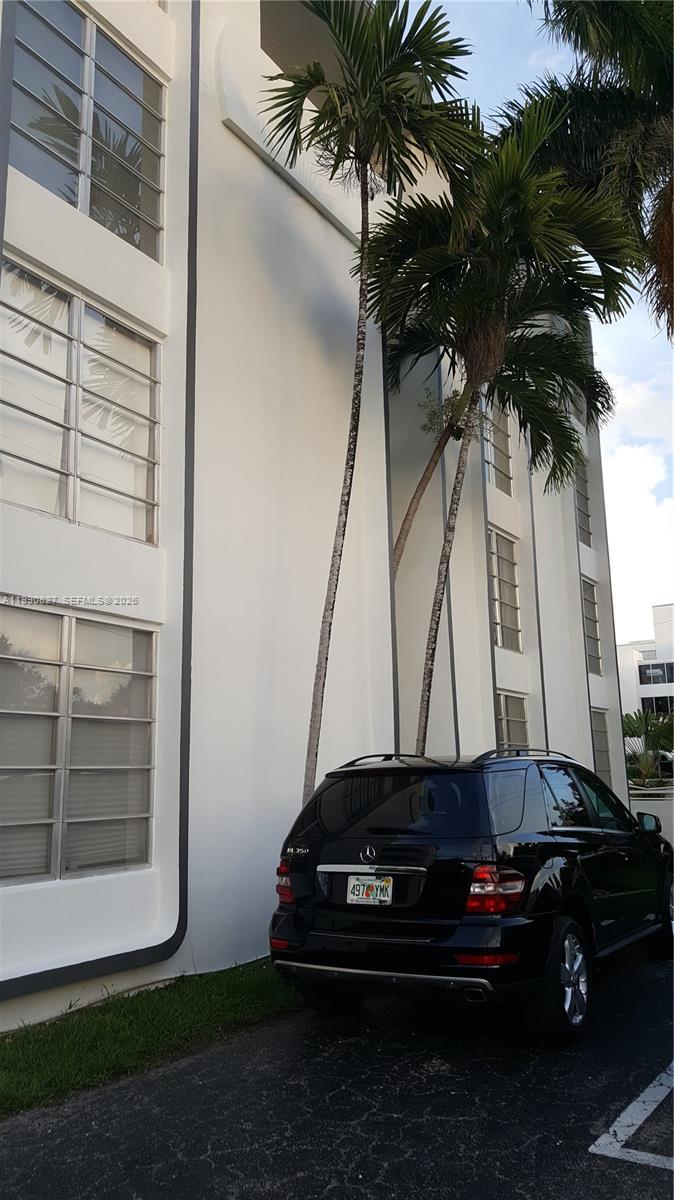 1075 93rd St #206 Bay Harbor Islands, FL 33154