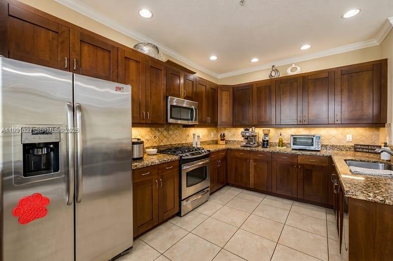 3055 NW 126th Ave Sunrise, FL 33323