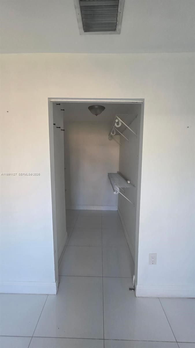 4680 NE 2nd Ave Oakland Park, FL 33334