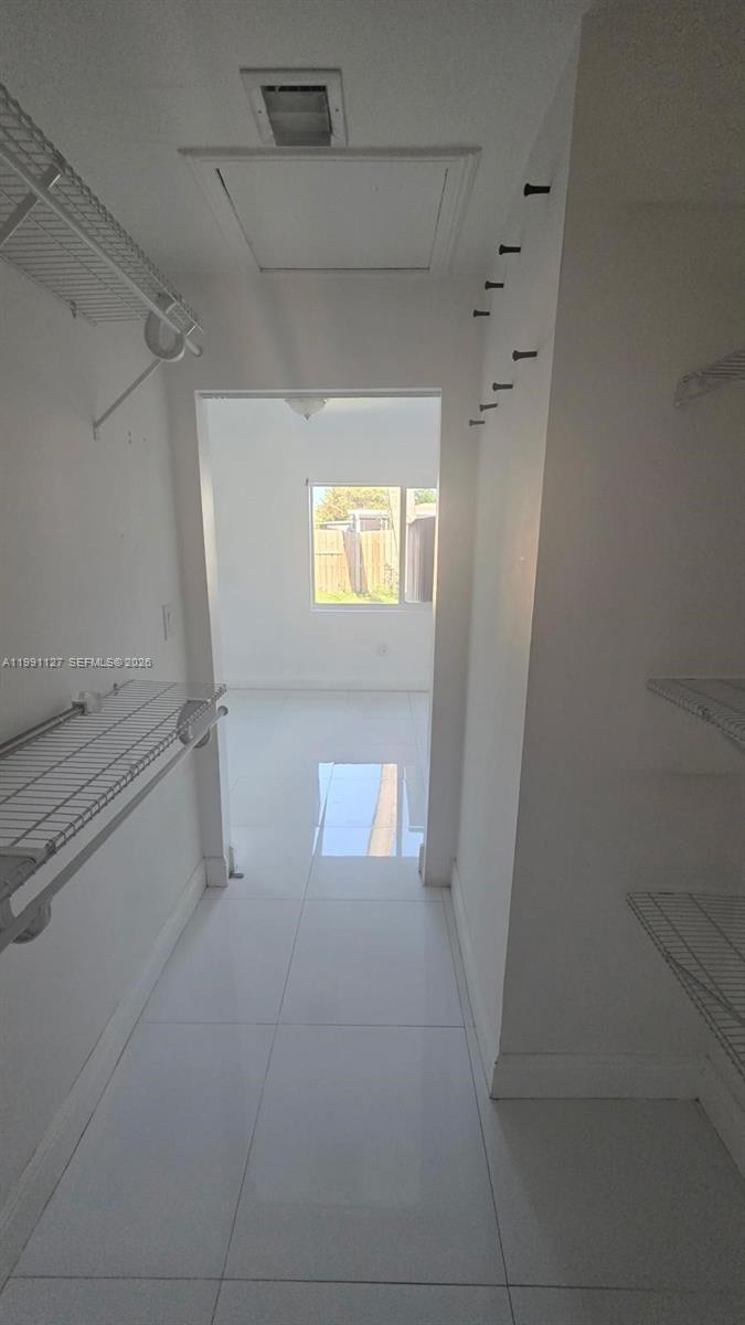 4680 NE 2nd Ave Oakland Park, FL 33334