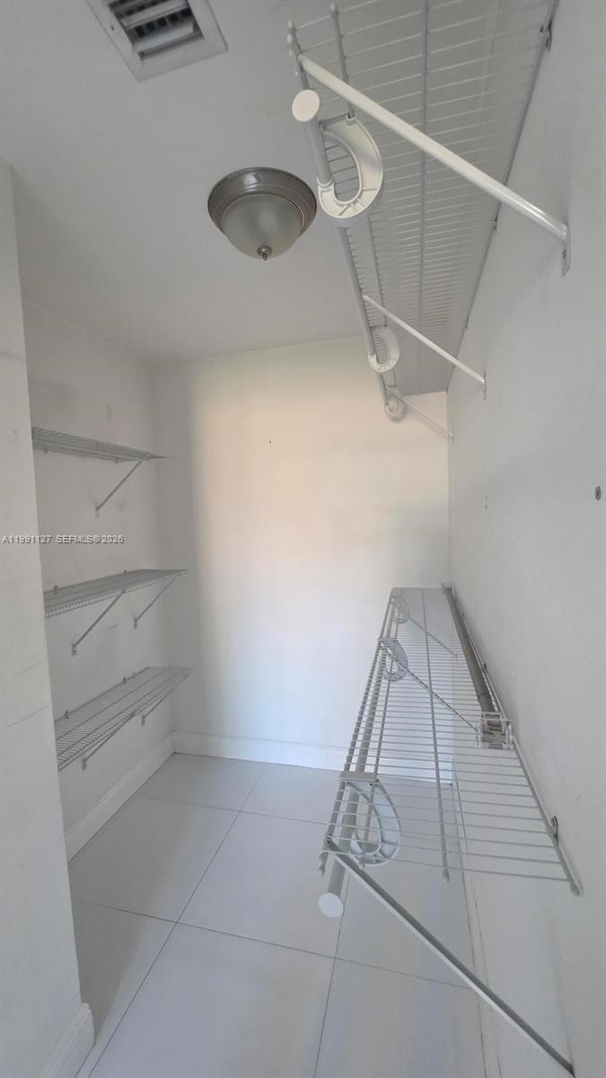 4680 NE 2nd Ave Oakland Park, FL 33334