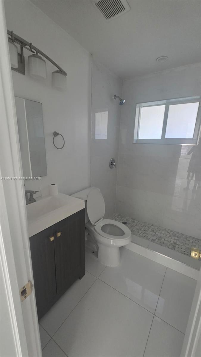 4680 NE 2nd Ave Oakland Park, FL 33334