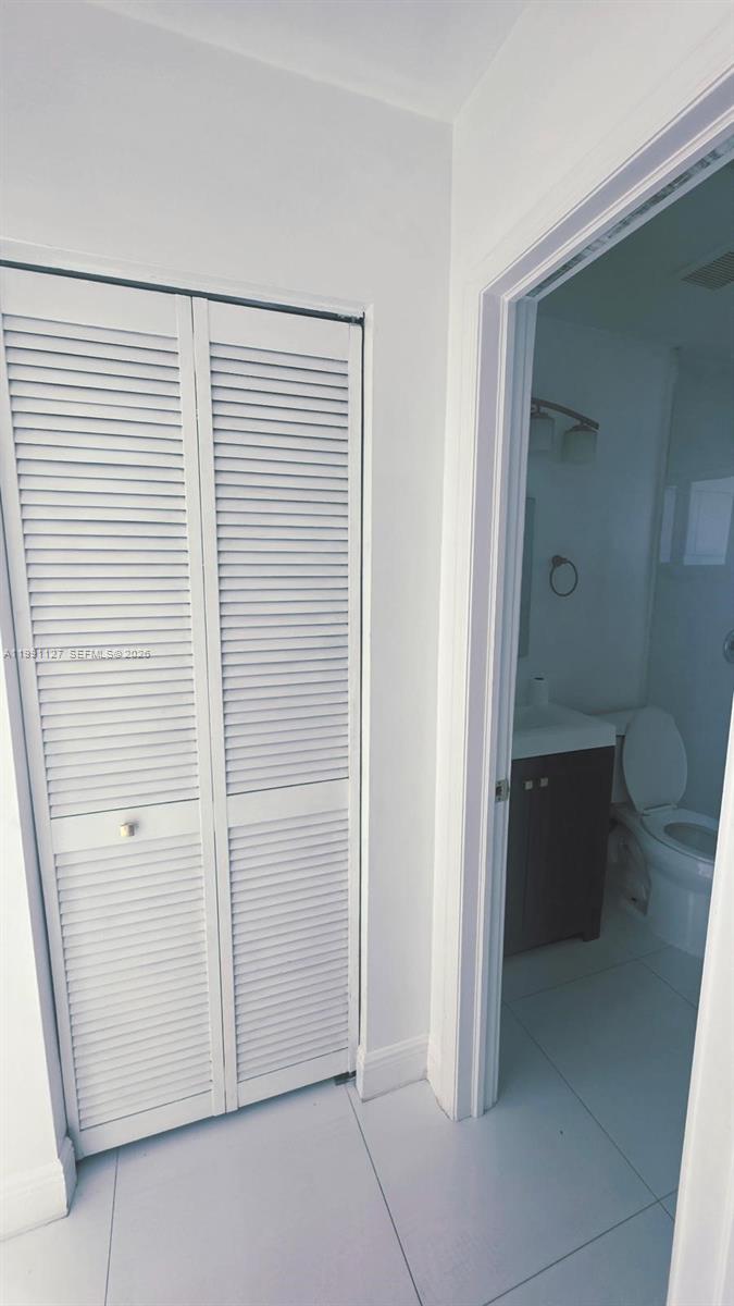 4680 NE 2nd Ave Oakland Park, FL 33334