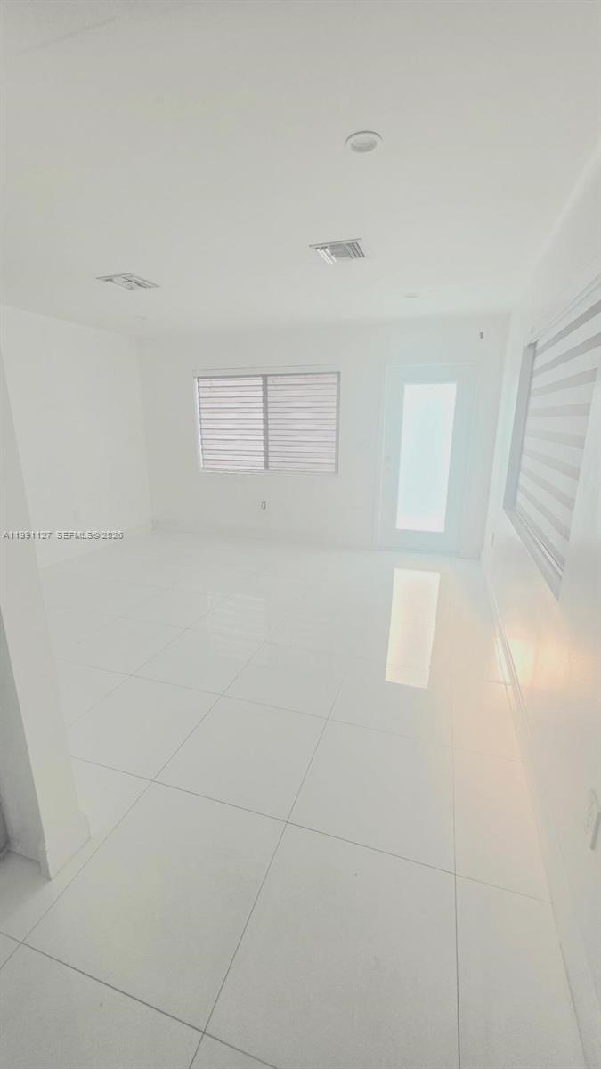 4680 NE 2nd Ave Oakland Park, FL 33334